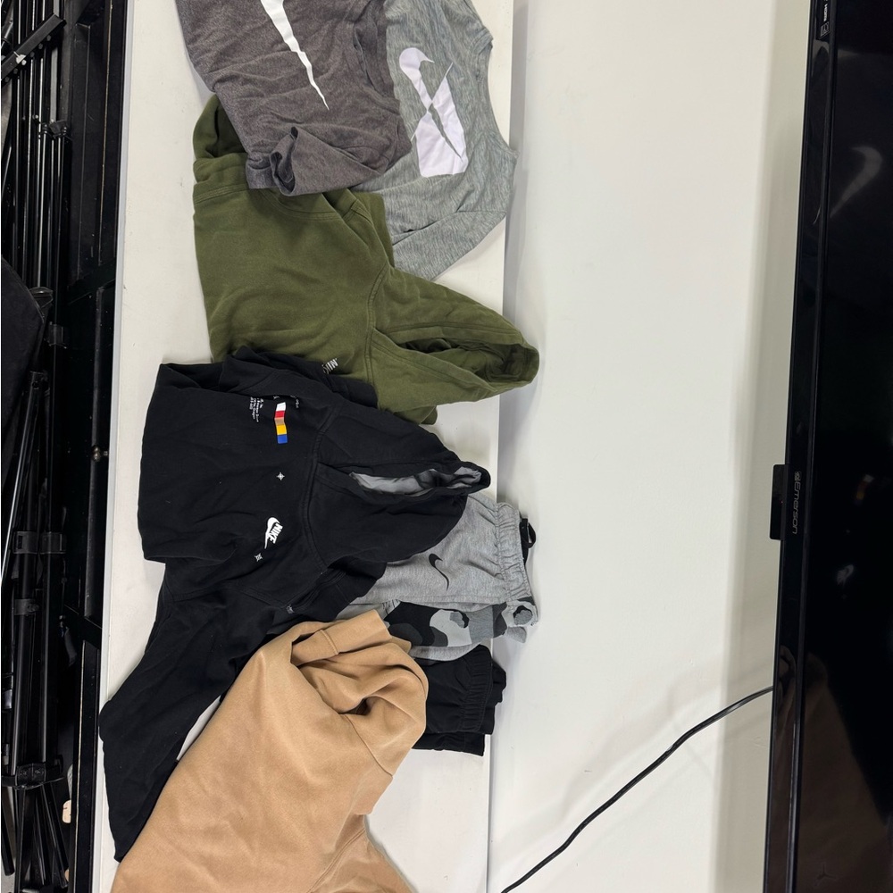 Nike LOT 12/14/16 BOYS sizes — Great condition